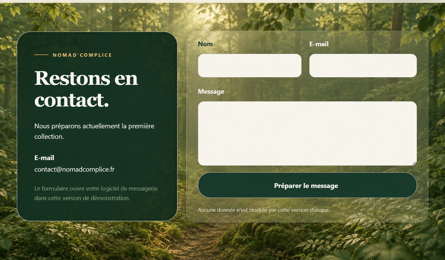 Page Contact Nomad’Complice sur fond de forêt réaliste